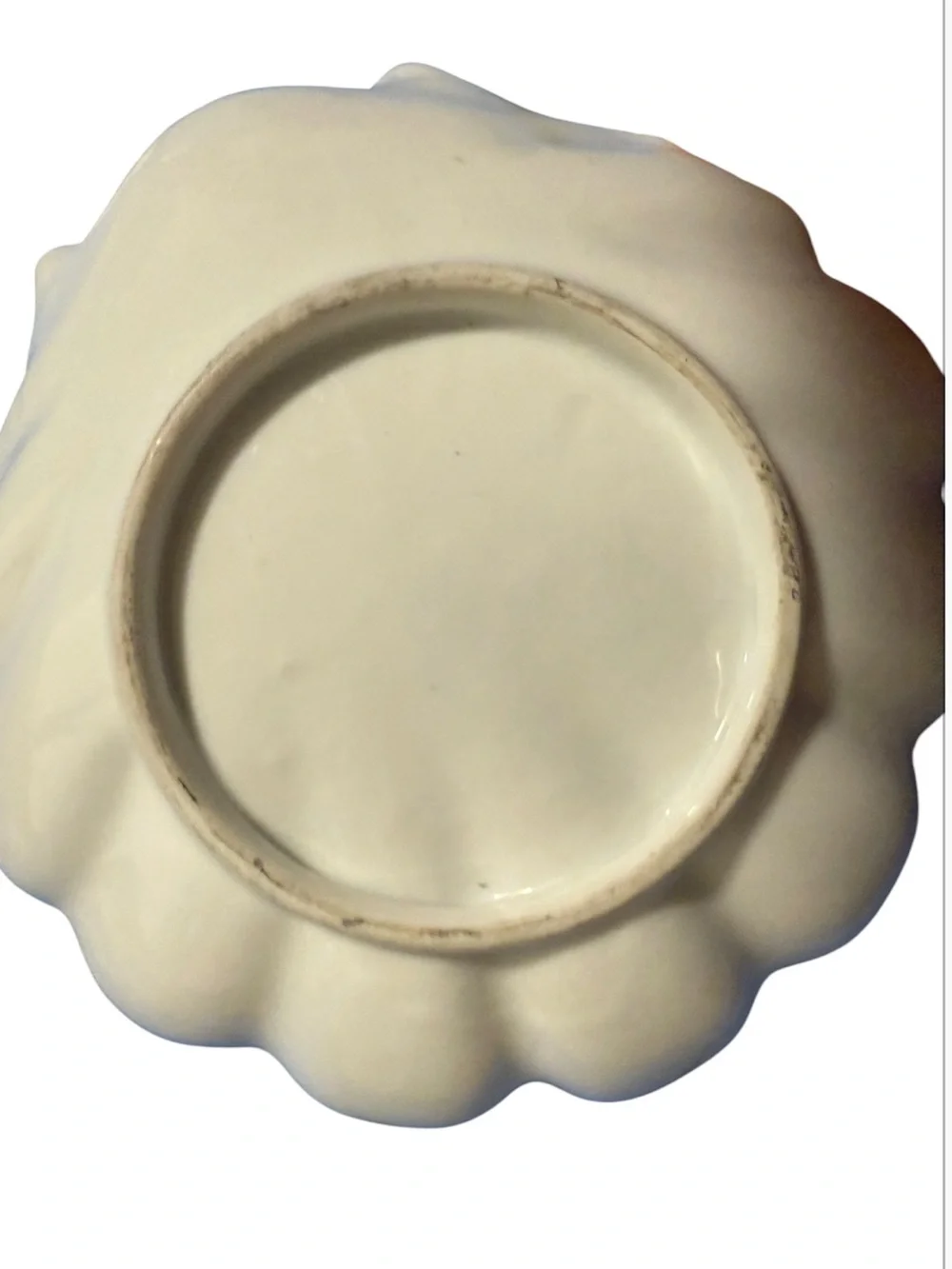 Vintage Cream Shell-Shaped Ceramic Serving Dish - Unbranded